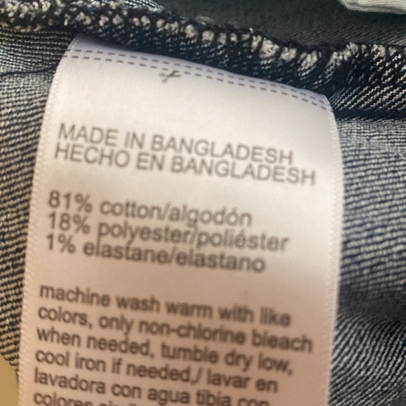 DKNY Dark Wash Denim Jean Shorts With stretch size 14 - Picture 4 of 5